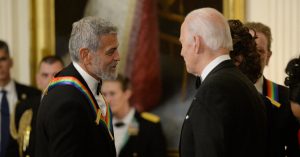 George Clooney, Biden'ın ICC'ye Yönelik Eleştirisini Beyaz Saray'a Şikayet Etti