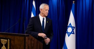 Gantz, Netanyahu ile Gazze Konusunda Anlaşmazlık Yaşayan İsrail Hükümetinden Ayrıldı