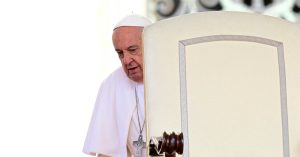 Papa Francis Yine Homofobik Hakaret Kullanmakla Suçlanıyor