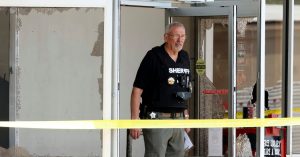 3 Kişinin Öldüğü Bakkal Saldırısı, Arkansas Kasabasını İnançsızlıkta Bıraktı