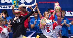 Nathan'ın Ünlü Sosisli Sandviç Yeme Yarışması'nda Bir Sonraki Joey Chestnut Kim Olacak?