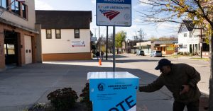 Wisconsin Yüksek Mahkemesi, Oy Sandığı Bırakma Kutularının Tekrar Kullanılabileceğini Söyledi